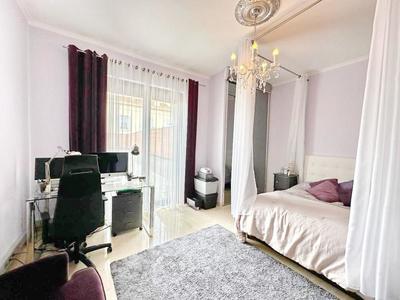 Appartement bourgeois - 146 m² - 4 pièces