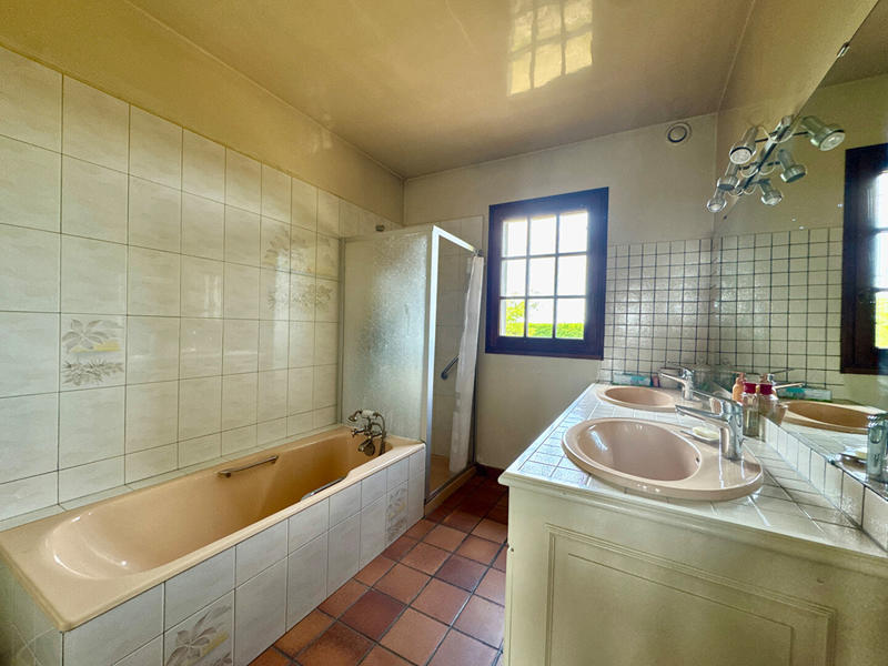 Maison - 186 m² - 6 pièces