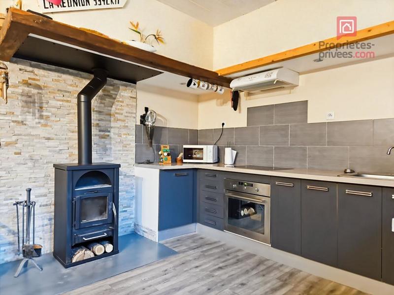 Maison - 233 m² - 7 pièces