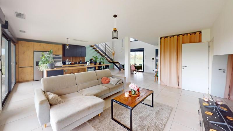 Maison - 182 m² - 6 pièces