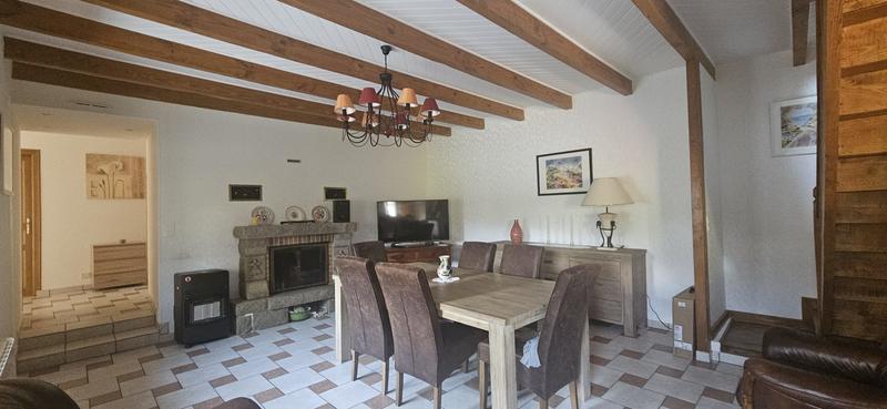 Maison - 189 m² - 9 pièces