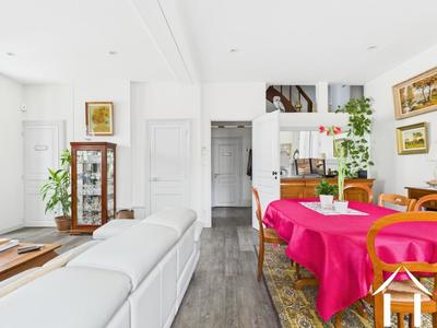 Maison - 198 m² - 8 pièces