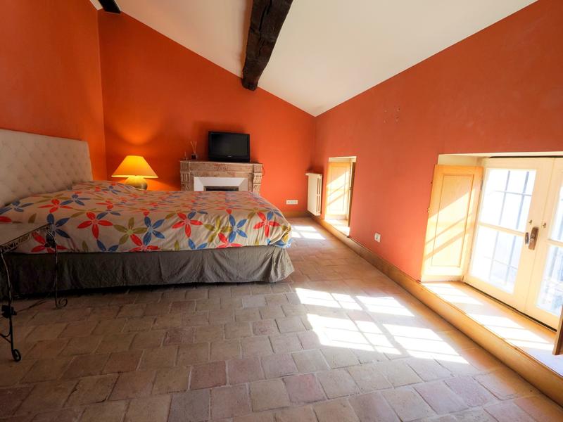 Maison - 344 m² - 15 pièces