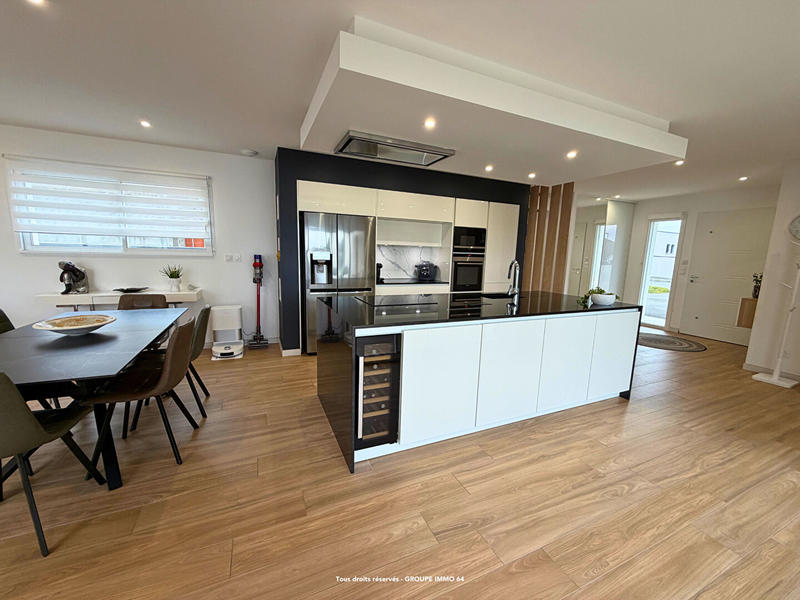 Maison - 147 m² - 6 pièces