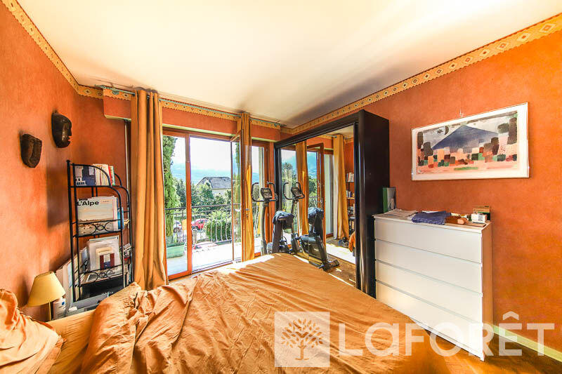 Appartement - 141 m² - 6 pièces