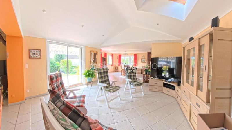 Maison - 250 m² - 10 pièces