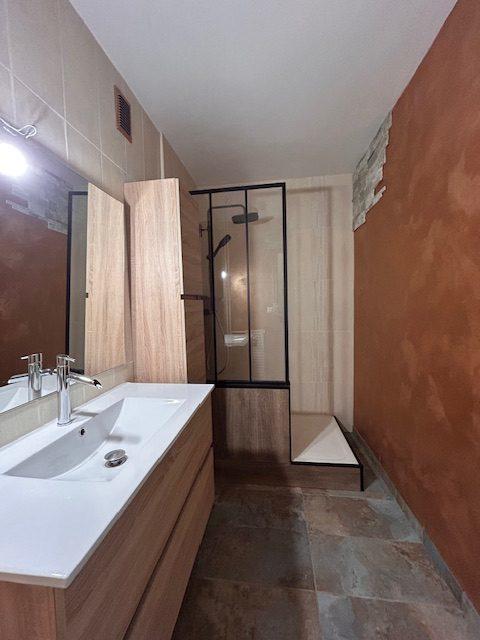 Appartement - 84 m² - 5 pièces