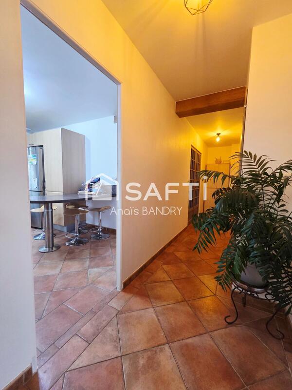 Maison - 175 m² - 10 pièces