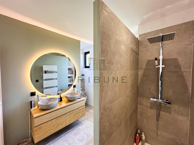 Maison - 105 m² - 4 pièces