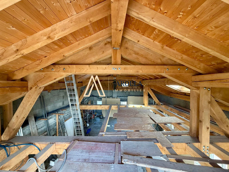 Loft - 110 m² - 2 pièces