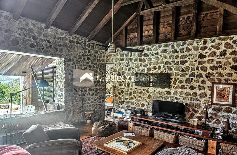 Propriété - 261 m² - 8 pièces