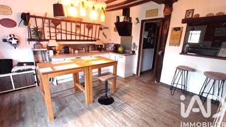 Maison - 400 m² - 8 pièces