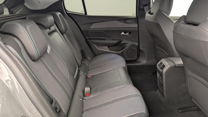 Peugeot 408 Hybrid 136 e-Dcs6 Allure