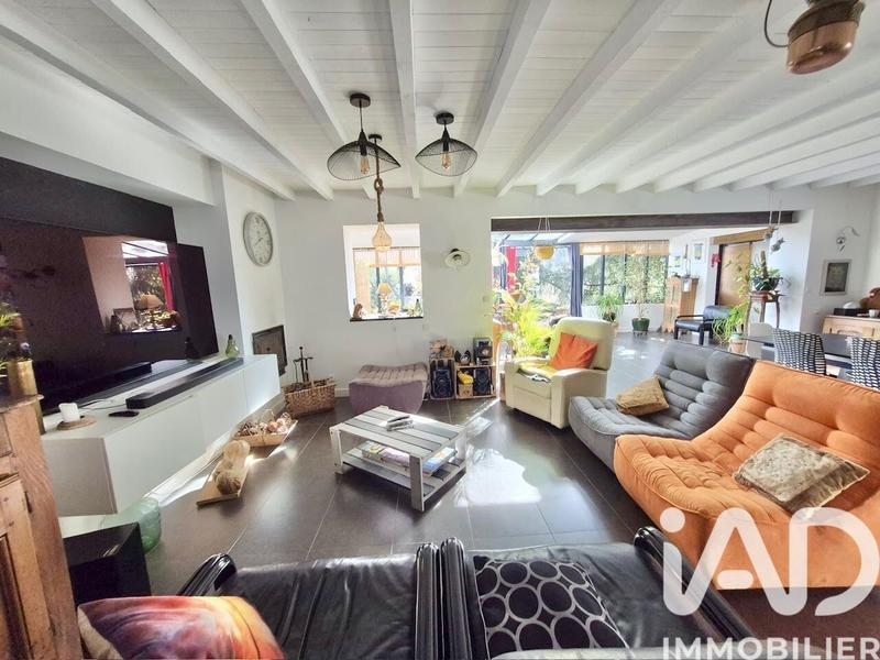 Maison - 220 m² - 5 pièces