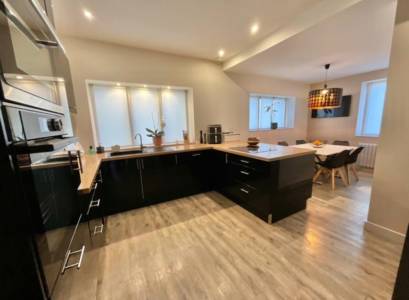 Maison ancienne - 199 m² - 5 pièces