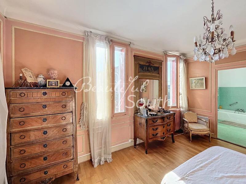 Propriété - 359 m² - 17 pièces