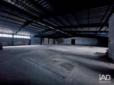 Local commercial - 1 990 m²