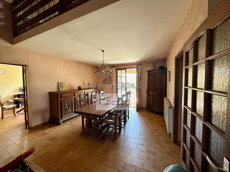 Maison - 219 m² - 13 pièces