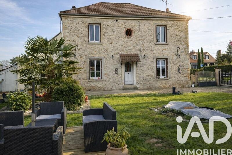 Maison de village - 168 m² - 8 pièces