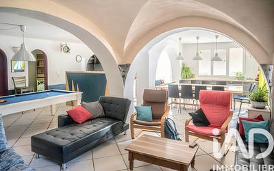 Maison - 185 m² - 8 pièces