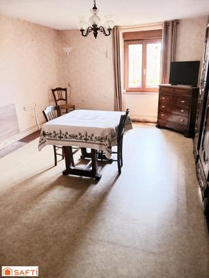 Maison - 205 m² - 6 pièces