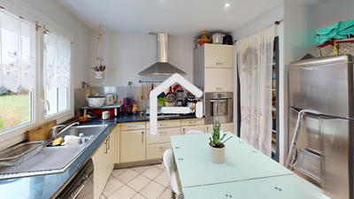 Maison - 96 m² - 4 pièces