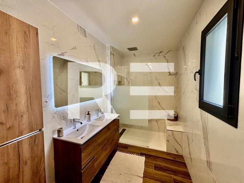 Maison d'architecte - 230 m² - 8 pièces