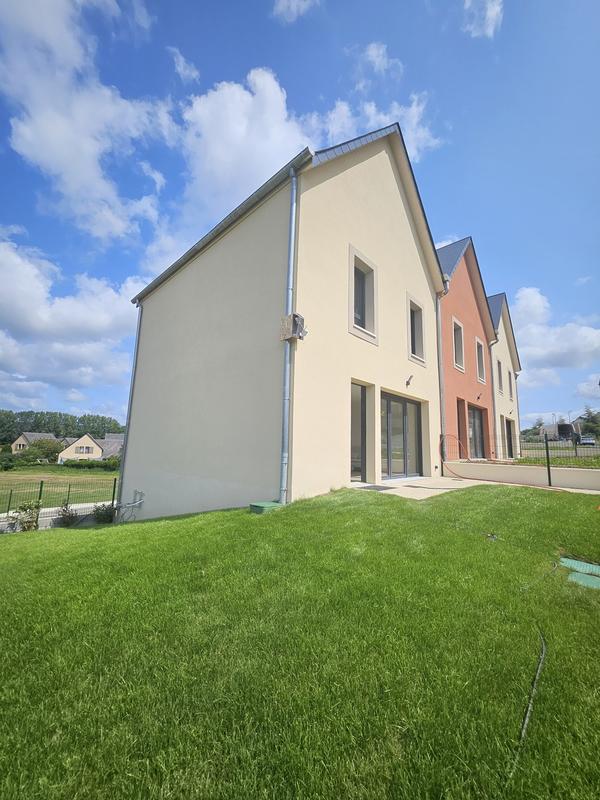 Maison - 90 m² - 5 pièces