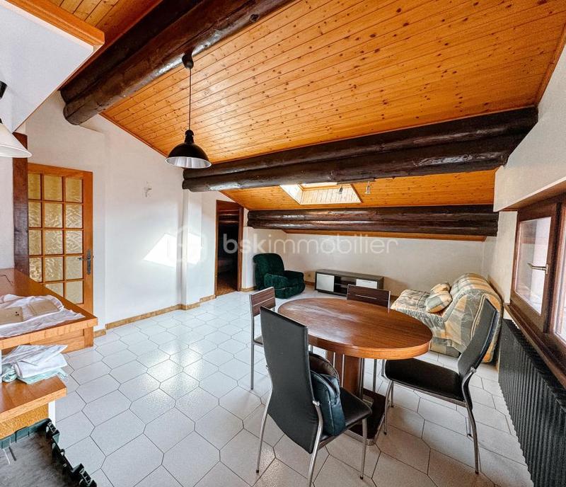 Maison - 255 m² - 12 pièces