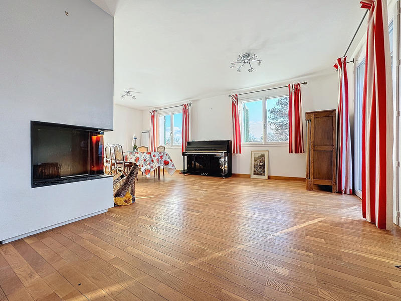 Maison - 183 m² - 8 pièces