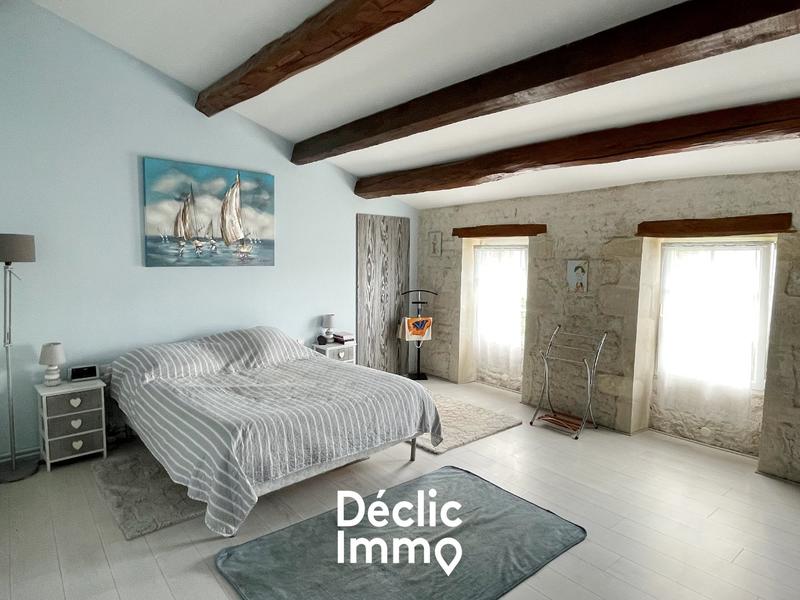 Maison en pierre - 265 m² - 7 pièces