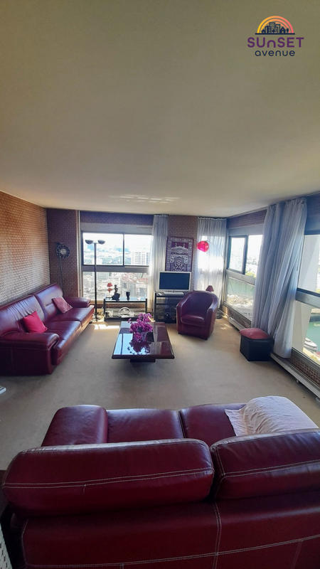 Appartement - 96 m² - 4 pièces