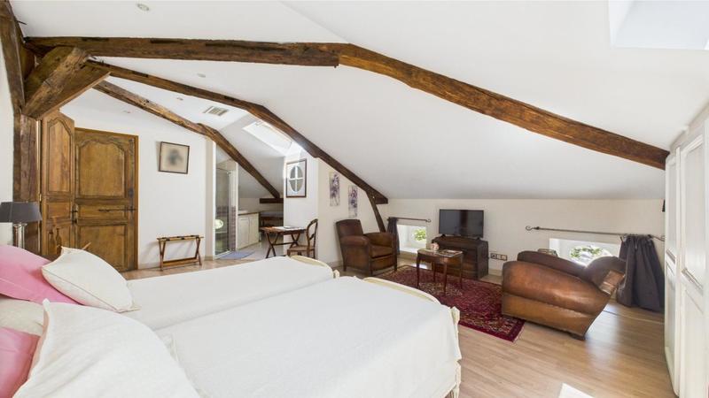 Demeure - 650 m² - 17 pièces