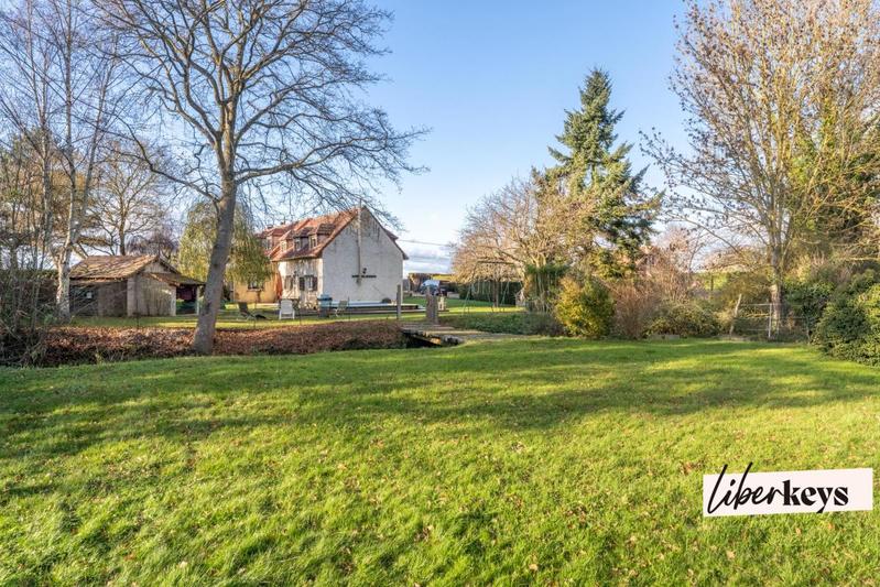 Propriété - 220 m² - 8 pièces