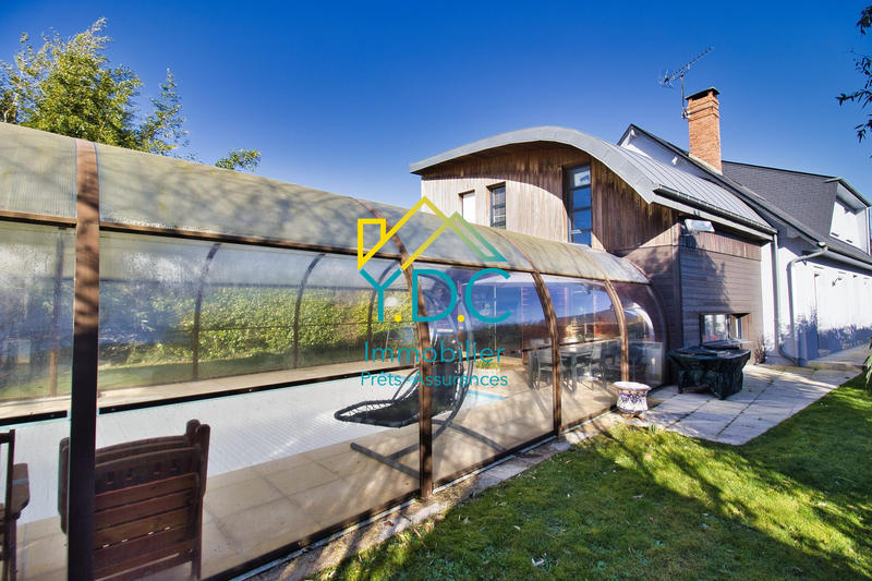 Maison - 205 m² - 8 pièces