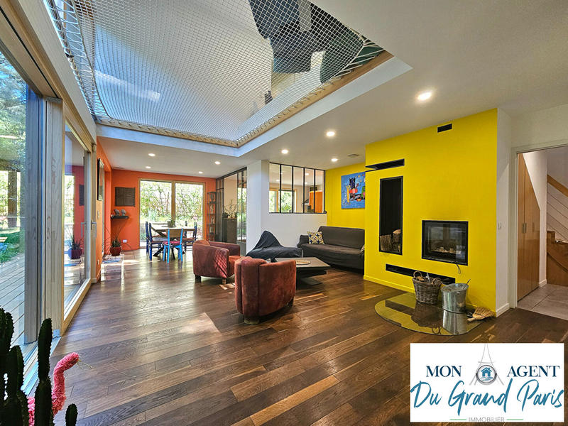 Maison - 230 m² - 8 pièces