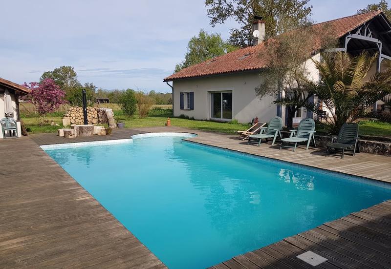 Maison - 200 m² - 7 pièces