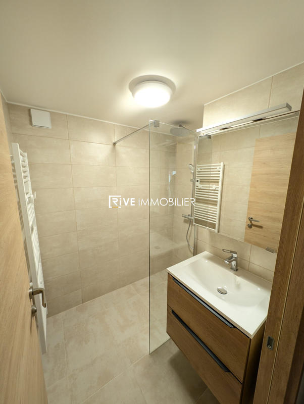 Maison - 241 m² - 7 pièces