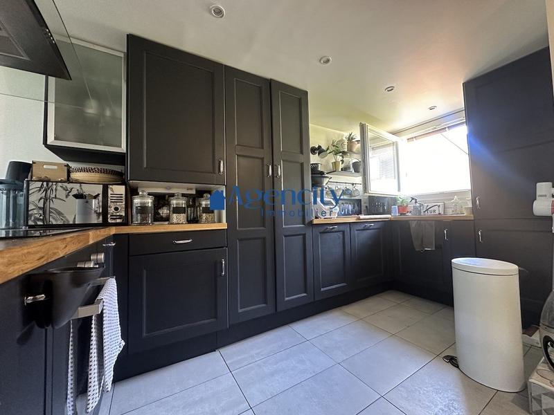 Appartement - 93 m² - 4 pièces