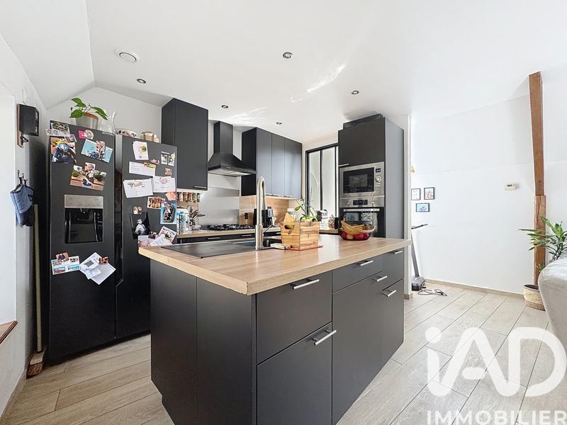 Maison - 246 m² - 9 pièces