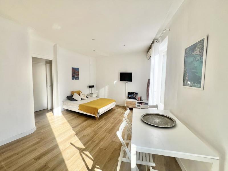 Studio - 27 m² - 1 pièce