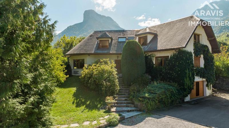 Demeure - 312 m² - 7 pièces