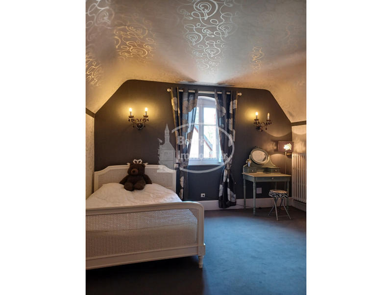 Maison - 303 m² - 12 pièces