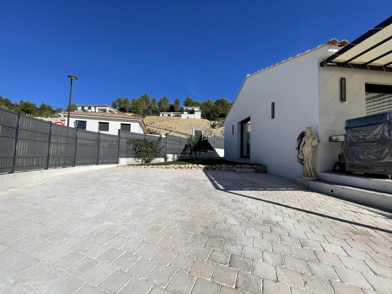 Maison - 165 m² - 6 pièces