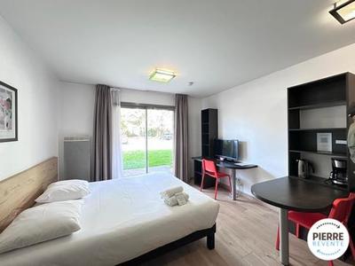 Studio - 25 m² - 1 pièce