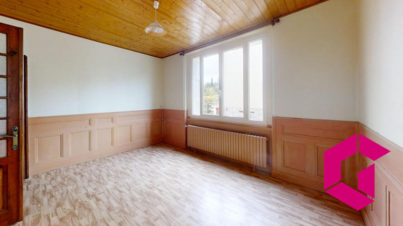 Maison traditionnelle - 138 m² - 9 pièces