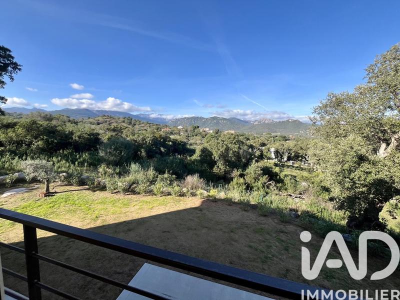 Maison - 220 m² - 8 pièces