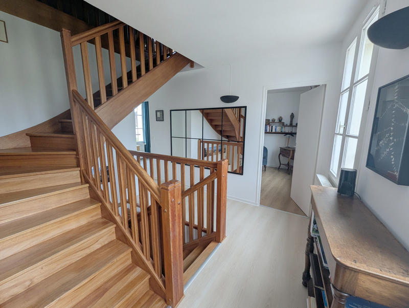 Maison - 210 m² - 7 pièces