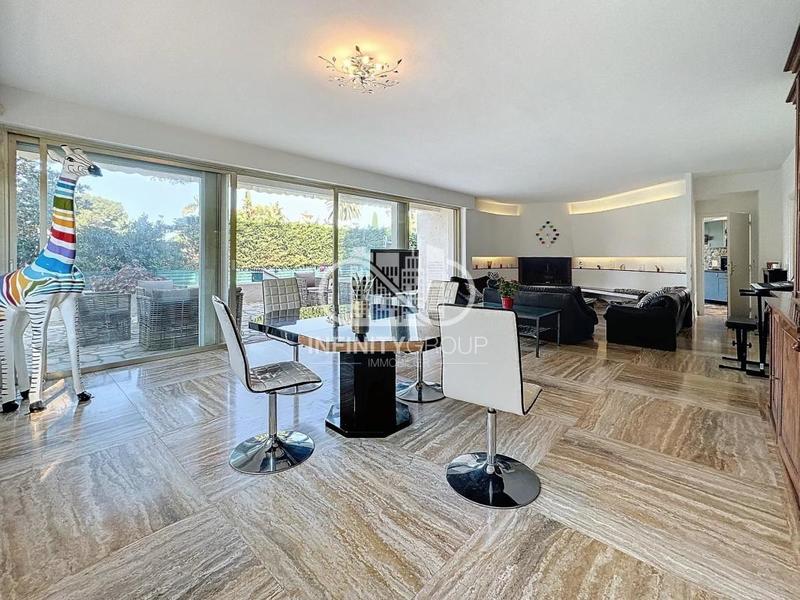 Propriété - 340 m² - 6 pièces