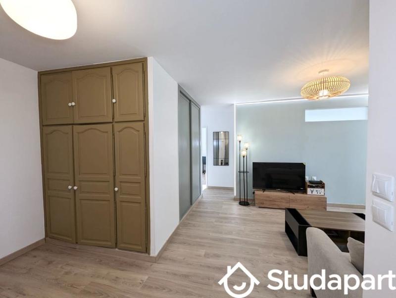 Chambre - 9 m² - 1 pièce